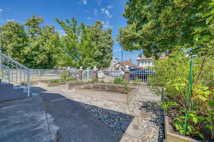 Property Photo:  2038 E 26th Avenue  BC V5N 2W4 
