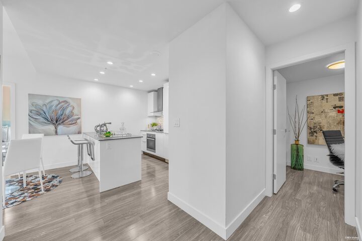 Property Photo:  1283 Howe Street 3504  BC V6Z 0E3 