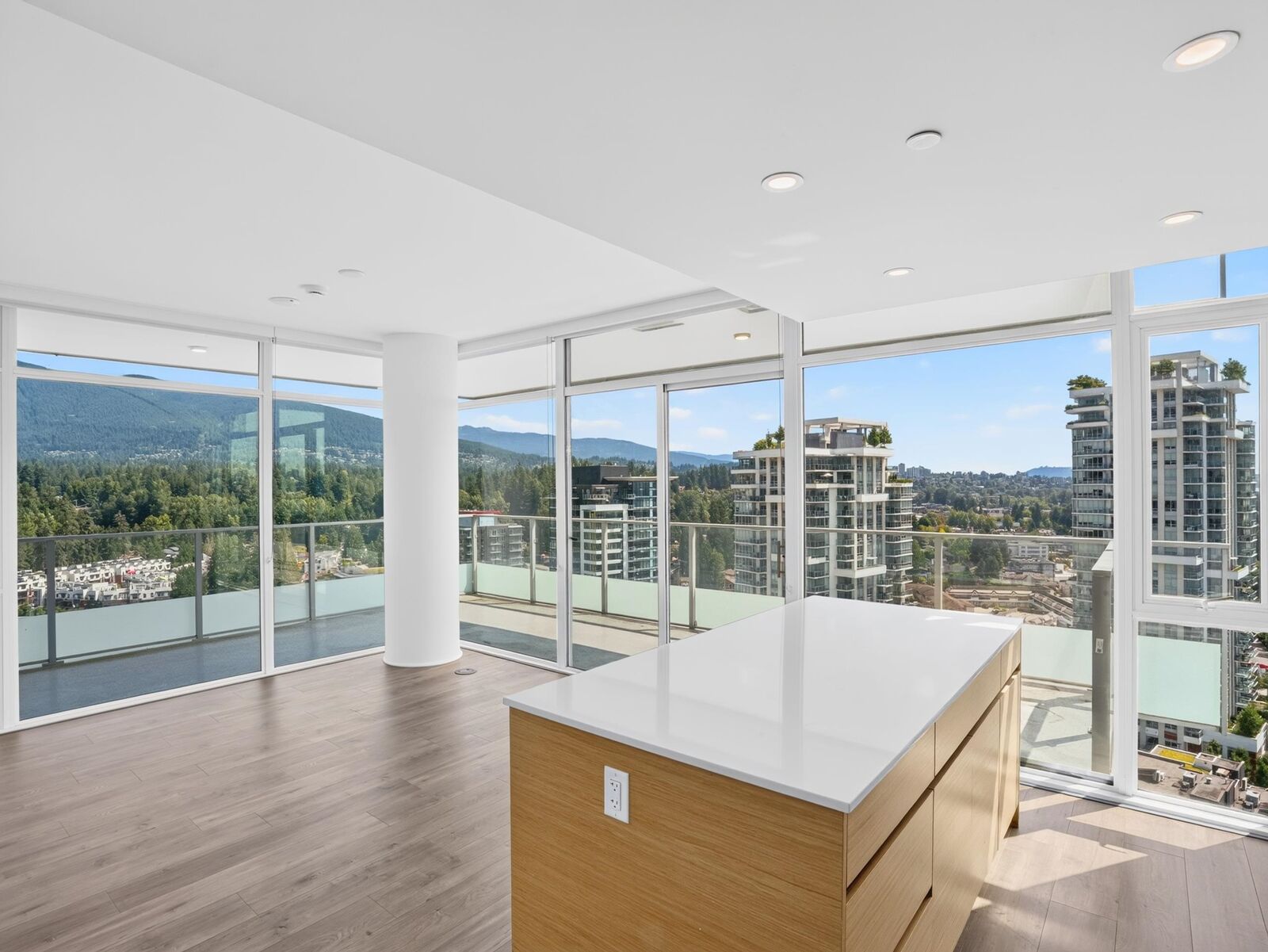 Property Photo:  200 Klahanie Court 1802  BC V6Z 2P8 