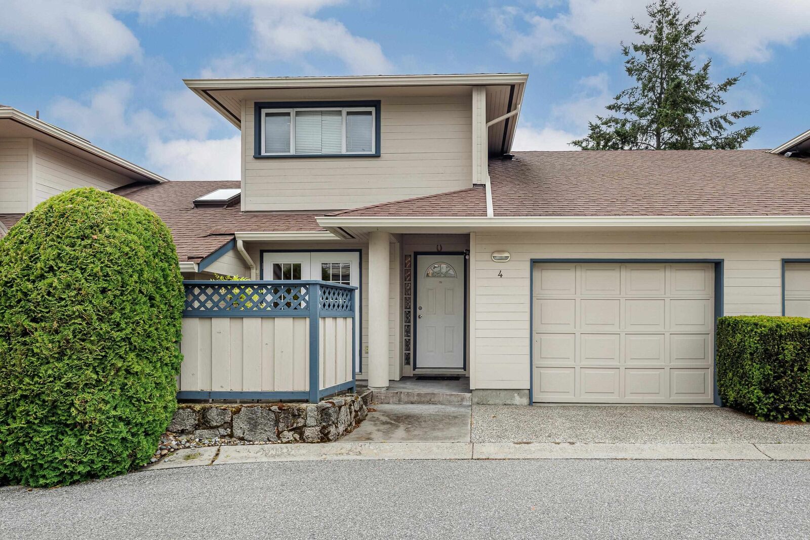 Property Photo: 5768 Marine Way 4 BC V0N 3A6