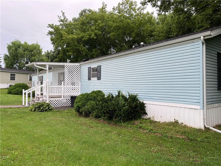 Property Photo:  15 Arrowhead Drive  NY 13165 