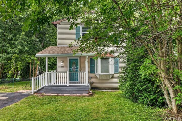 Property Photo:  124 Heim Road  NY 14221 