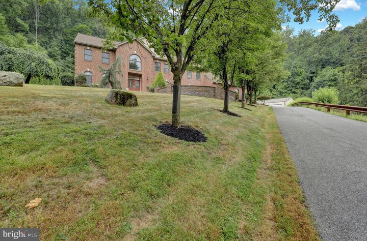 Property Photo:  456 Main Street  PA 19540 