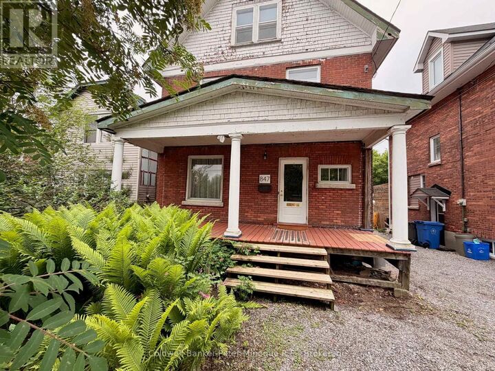 Property Photo:  847 McIntyre Street West  ON P1B 3A2 
