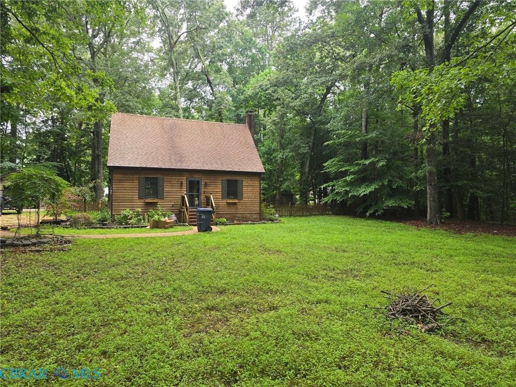 Property Photo:  7624 Lomaki Lane  VA 23061 