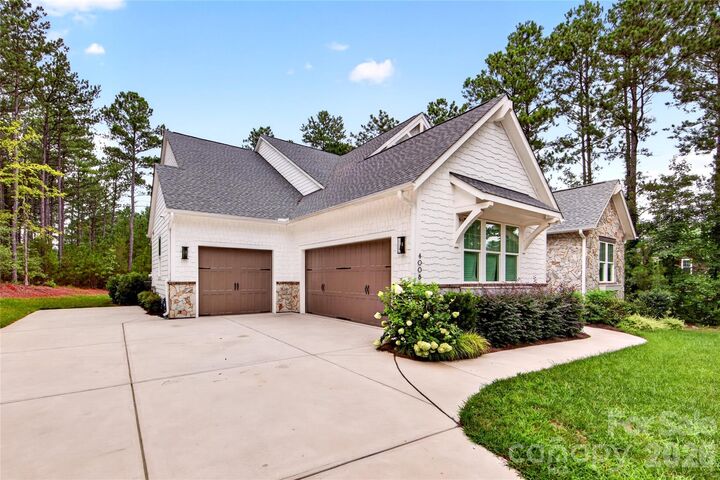 Property Photo: 4008 Persimmon Road SC 29720
