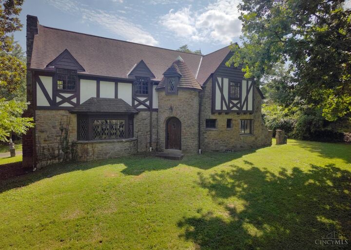 Property Photo: 2019 Adams Road OH 45231