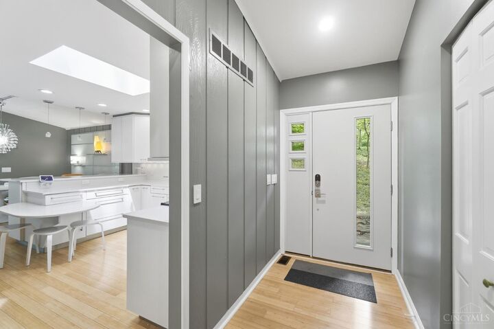 Property Photo:  911 Oregon Trail  OH 45215 