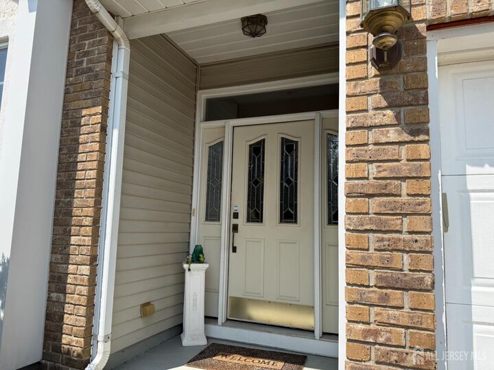 Property Photo:  8 Wakefield Court  NJ 08831 