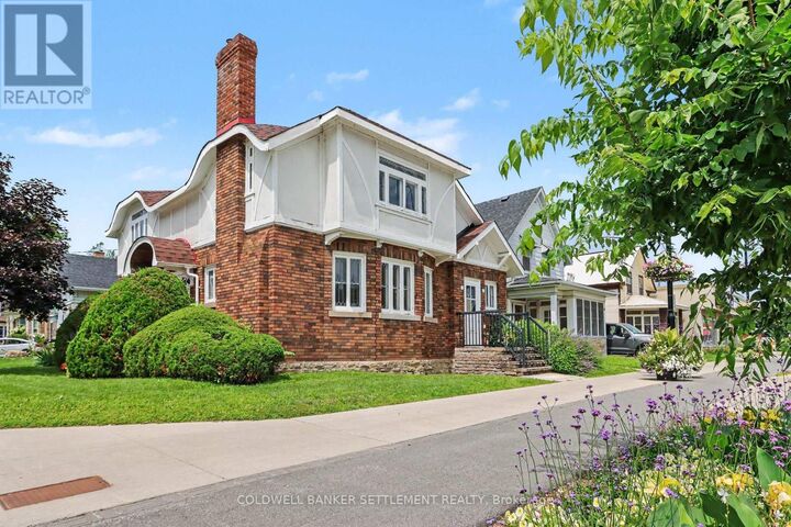 Property Photo: 2 Gladstone Avenue ON K7H 1L2