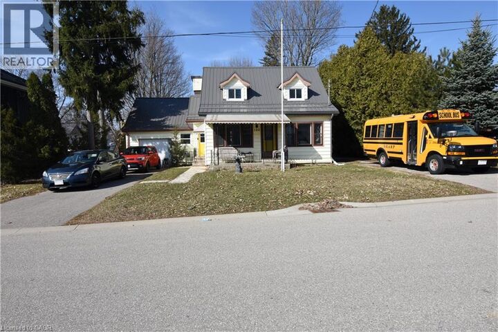 122 Bruce Street — photo 1