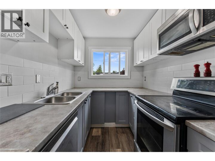 Property Photo: 3135 Walnut Street 5 BC V1W 3T6