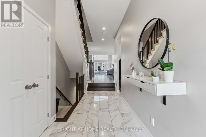Property Photo:  424 Markdale Terrace South  ON K1X 0B2 