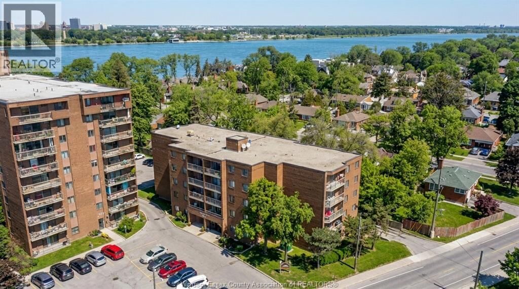 Property Photo:  3950 Wyandotte Street 105  ON N8Y 1G5 