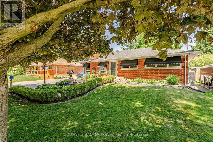 Property Photo:  468 Jellicoe Crescent  ON N6K 2M5 