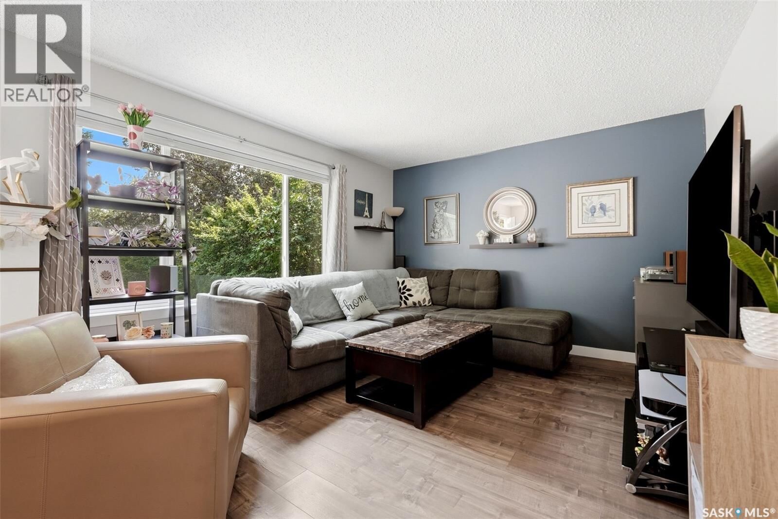 Property Photo:  1566 Grosvenor Street  SK S4N 4C6 