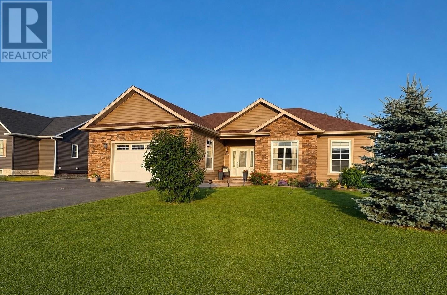 Property Photo: 142 Harmsworth Drive NL A2A 2Y8