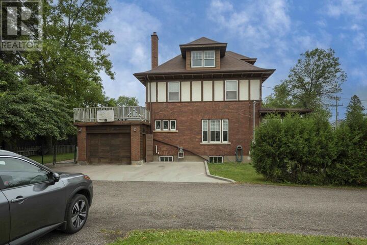 Property Photo: 74 Prospect Ave ON P7A 5L2