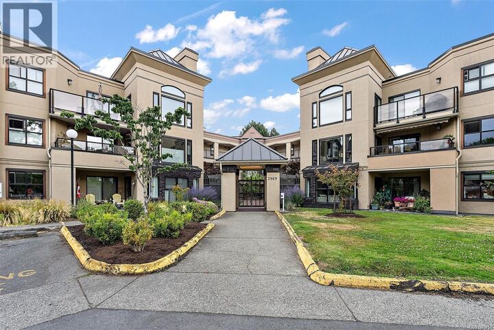 Property Photo:  3969 Shelbourne Street 212  BC V8N 6J5 