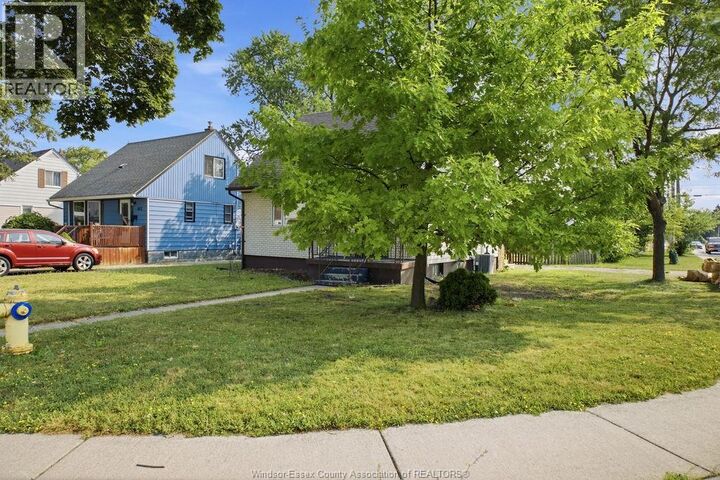 Property Photo:  866 Francois Court  ON N8Y 3W4 
