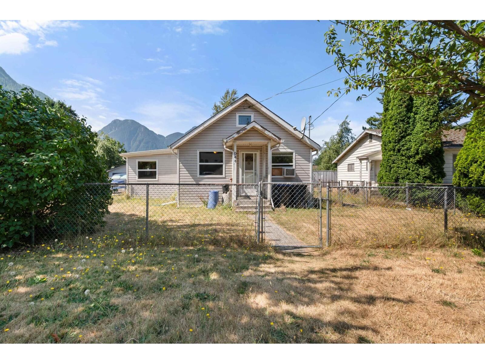 Property Photo:  944 3rd Avenue  BC V0X 1L0 