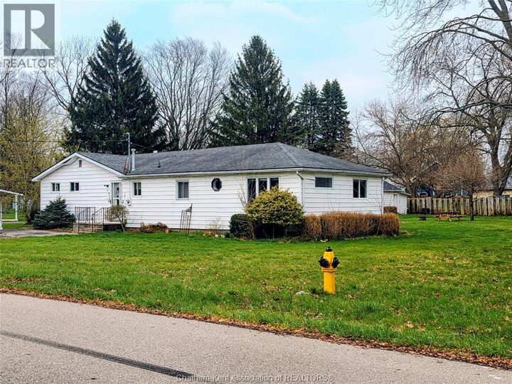 Property Photo:  161 Walnut Street  ON N0P 1C0 