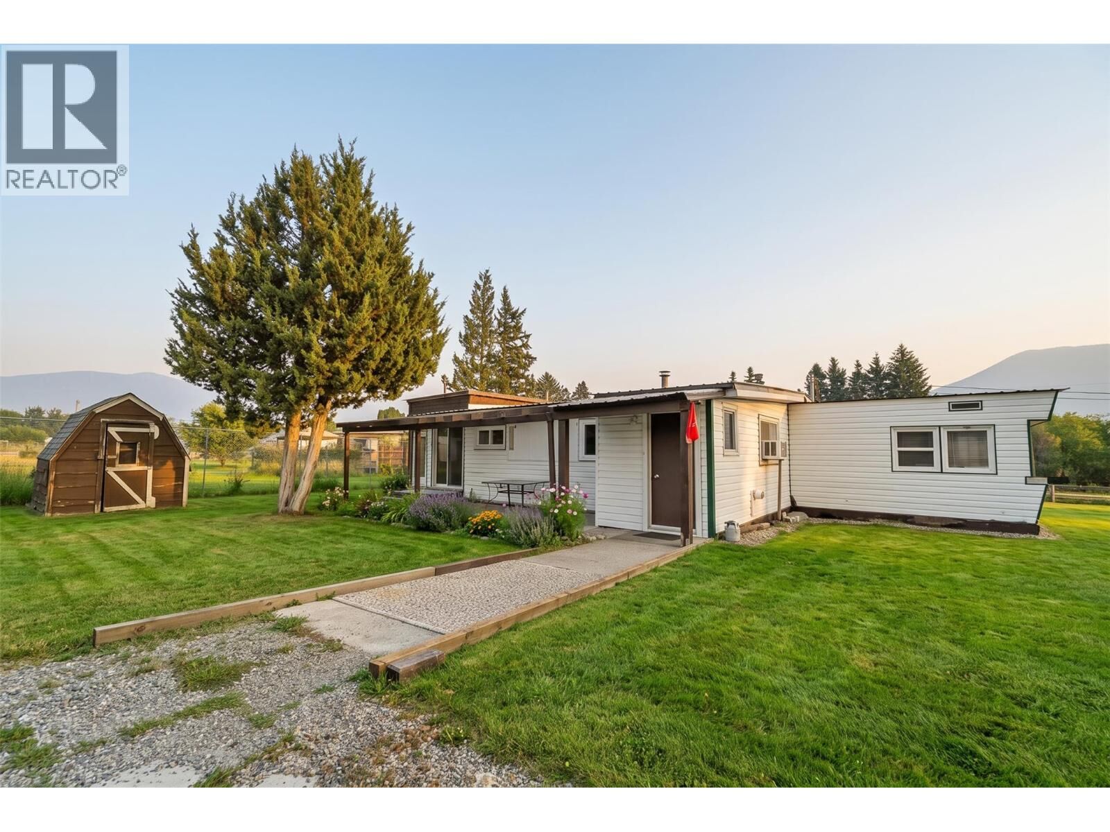 Property Photo:  443 Morgan Avenue  BC V0K 1Y0 