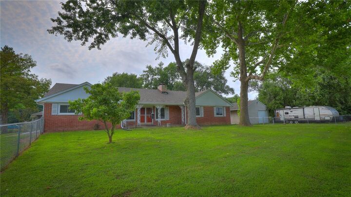 Property Photo:  1602 W Melrose Court  IL 62526 