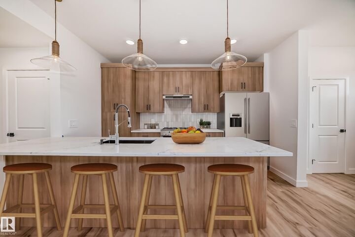 2624 62 Street SW — photo 1