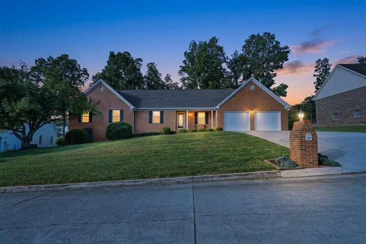 Property Photo: 133 Rosewood Drive NE TN 37312