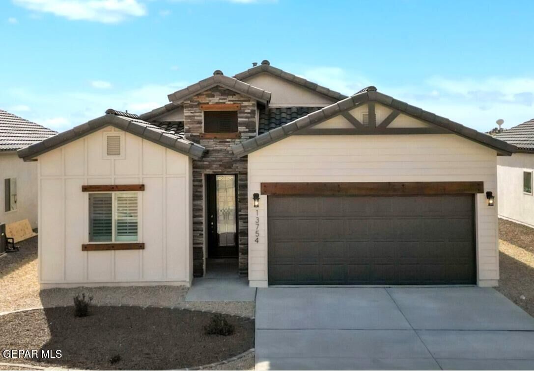 Property Photo:  5729 Las Ramblas Avenue  TX 79934 