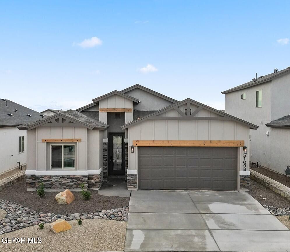 Property Photo:  5721 Las Ramblas Avenue  TX 79934 