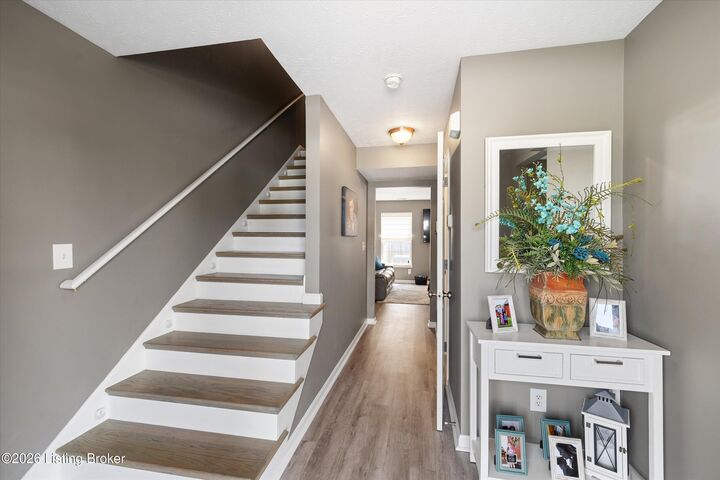 Property Photo:  11203 Sandwood Pl  KY 40272 