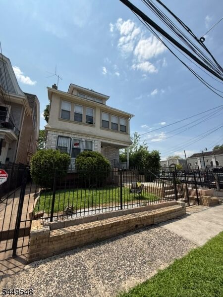 Property Photo:  86 Mapes Ave 1  NJ 07112 