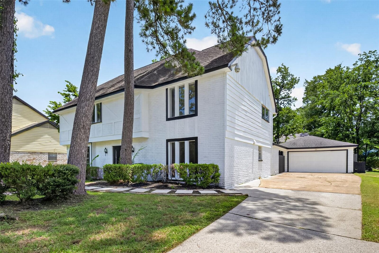 Property Photo:  1123 Suwanee Lane  TX 77090 