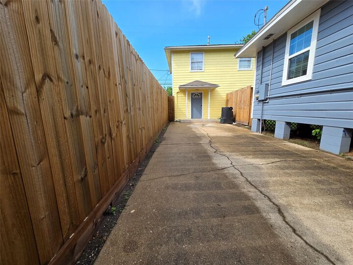 Property Photo: 4733 Jefferson Street TX 77023