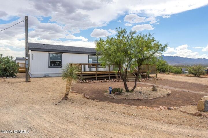 Property Photo:  517 Hermosa Drive  NM 88081 