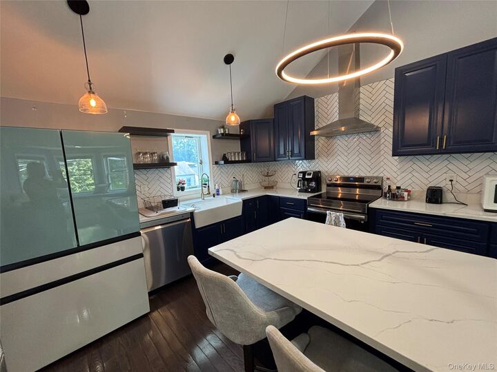 Property Photo:  162 Dubois Street 3  NY 12550 