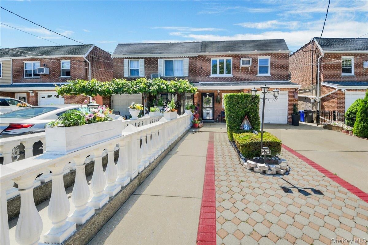 Property Photo:  279 Throggs Neck Boulevard  NY 10465 