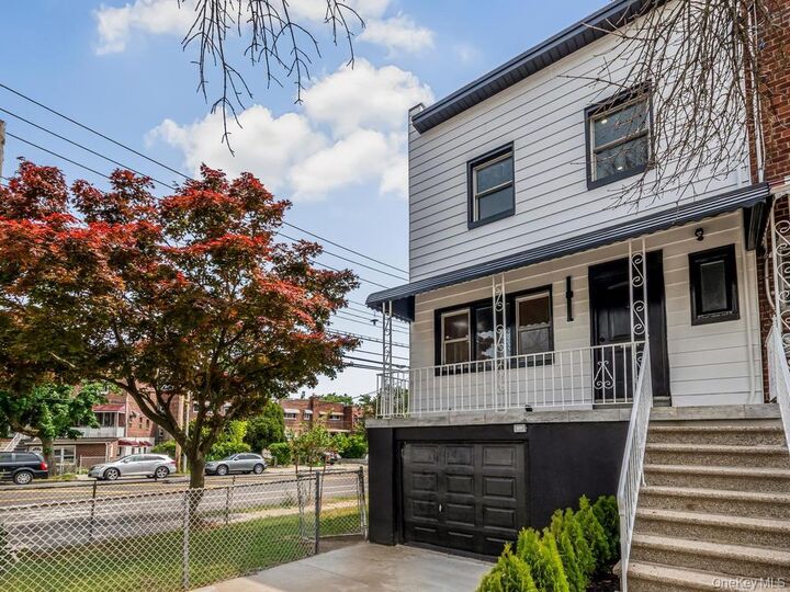 Property Photo:  1066 E 219th Street  NY 10469 