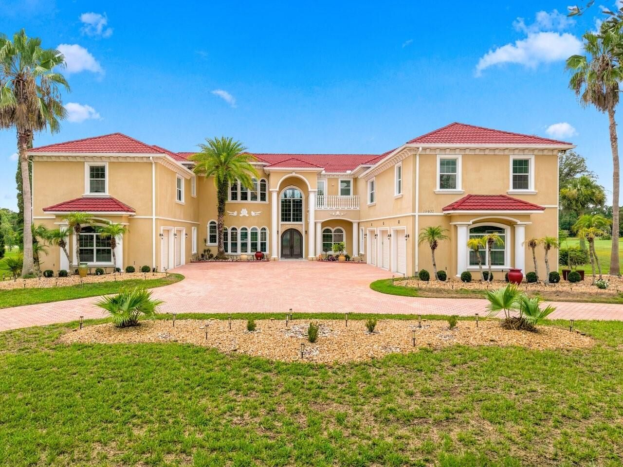Property Photo: 19402 Jacobs River Run FL 33559