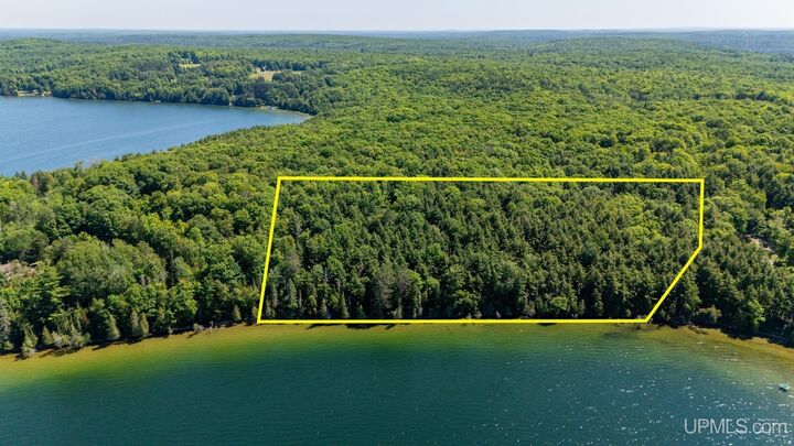 Property Photo: 578/580 Pentoga Trail MI 49920