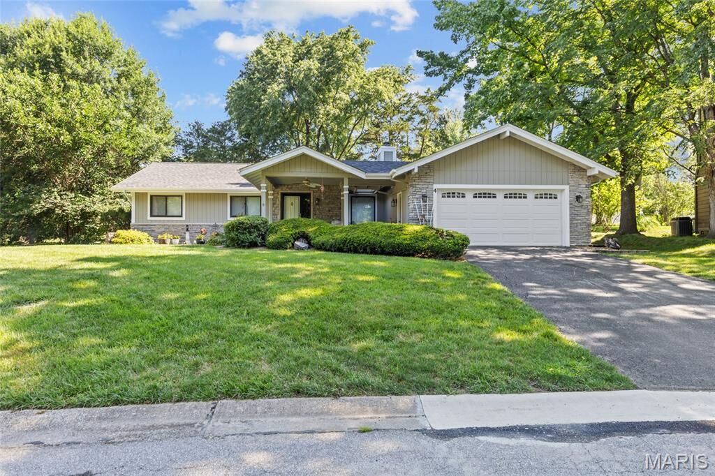 Property Photo:  4 Nantua Court  MO 63367 