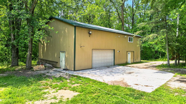 Property Photo: 11625 Sy Lake Ln WI 53042