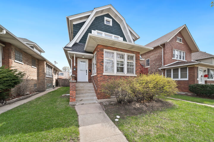 Property Photo:  616 Circle Avenue 1  IL 60130 