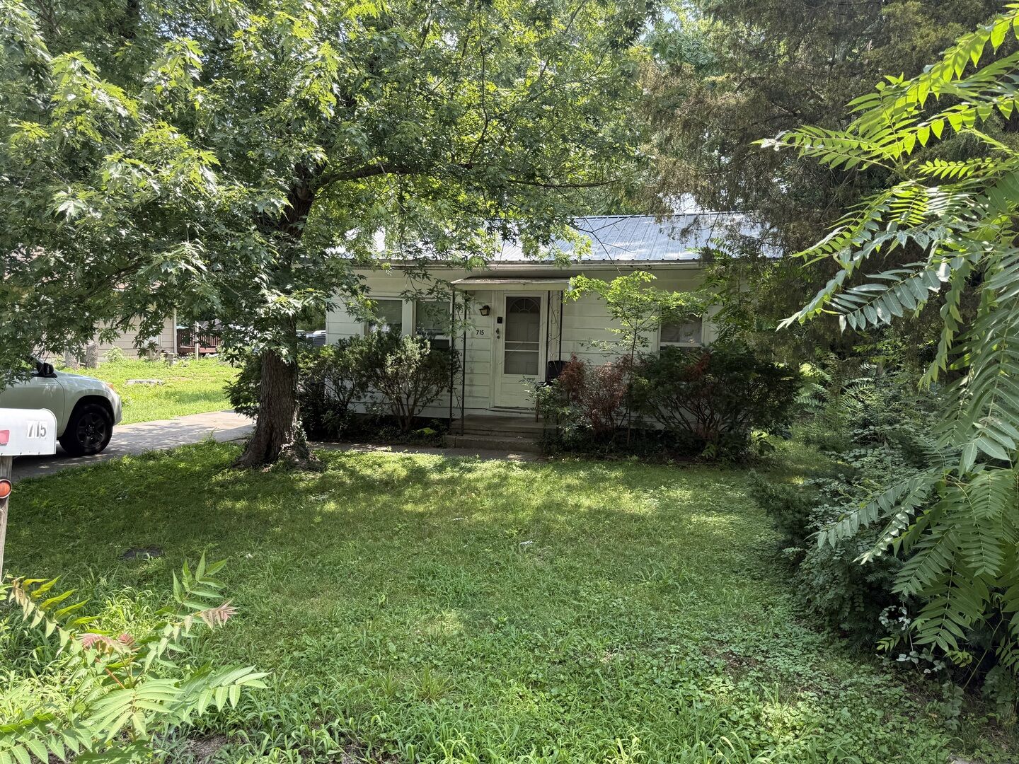 Property Photo:  715 N James Street  IL 62901 