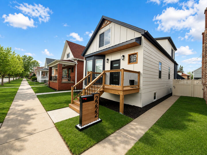 Property Photo:  2222 Highland Avenue  IL 60402 