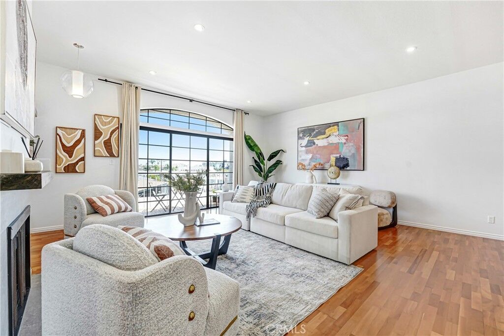 Property Photo:  3568 Keystone Avenue 10  CA 90034 