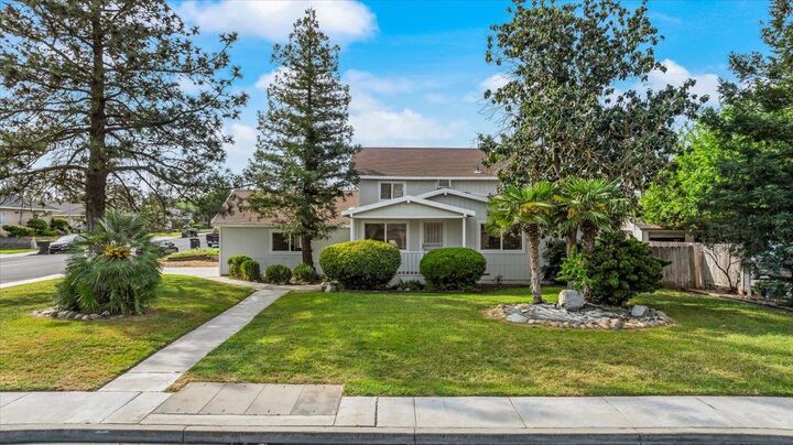 Property Photo:  572 Pedersen Road  CA 95361 