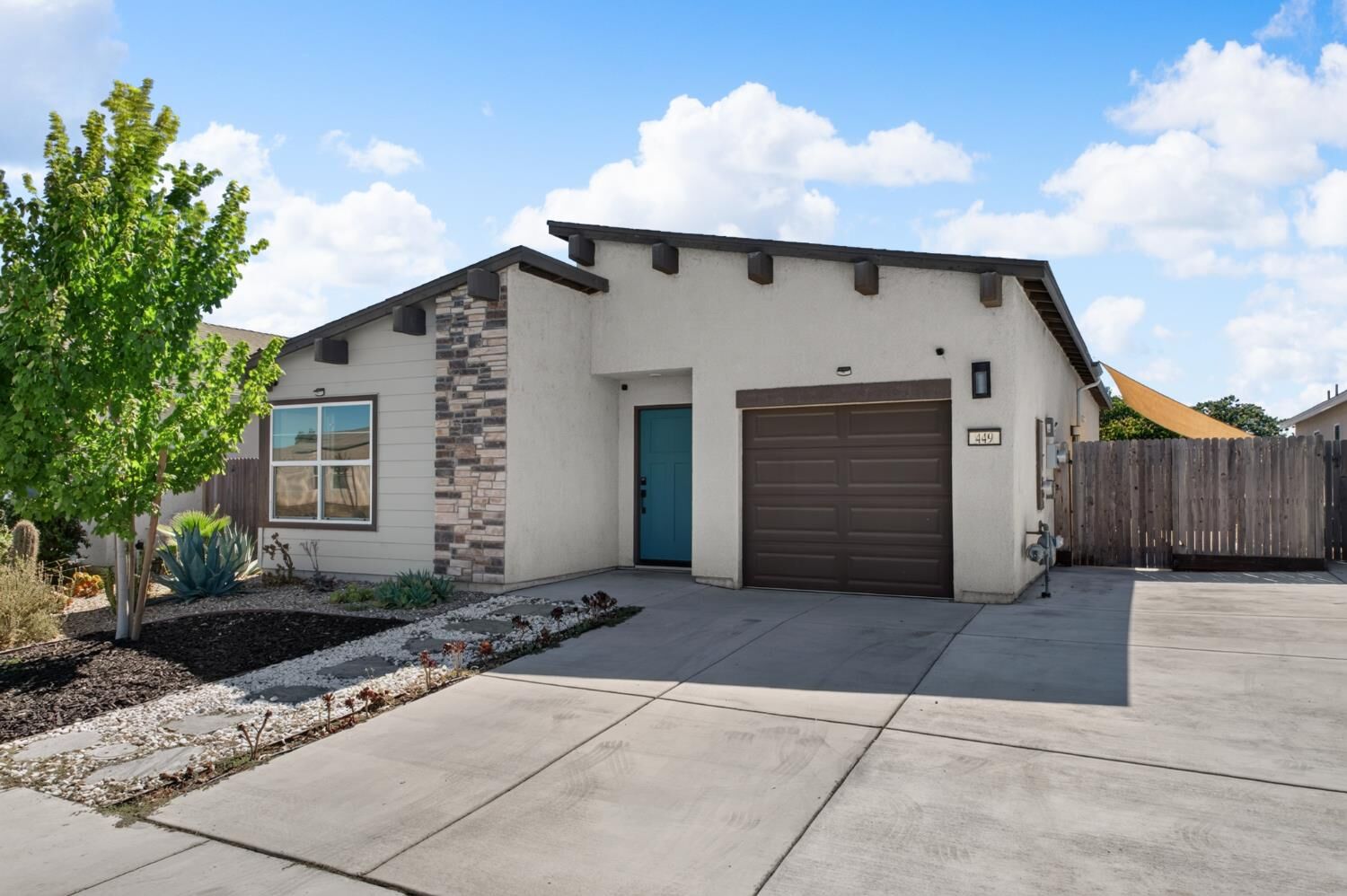 Property Photo: 449 Stein Way CA 95386
